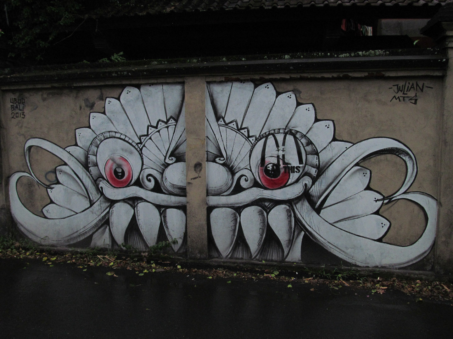 Street art on Jalan Penestanan: a mix of tradition and contemporary