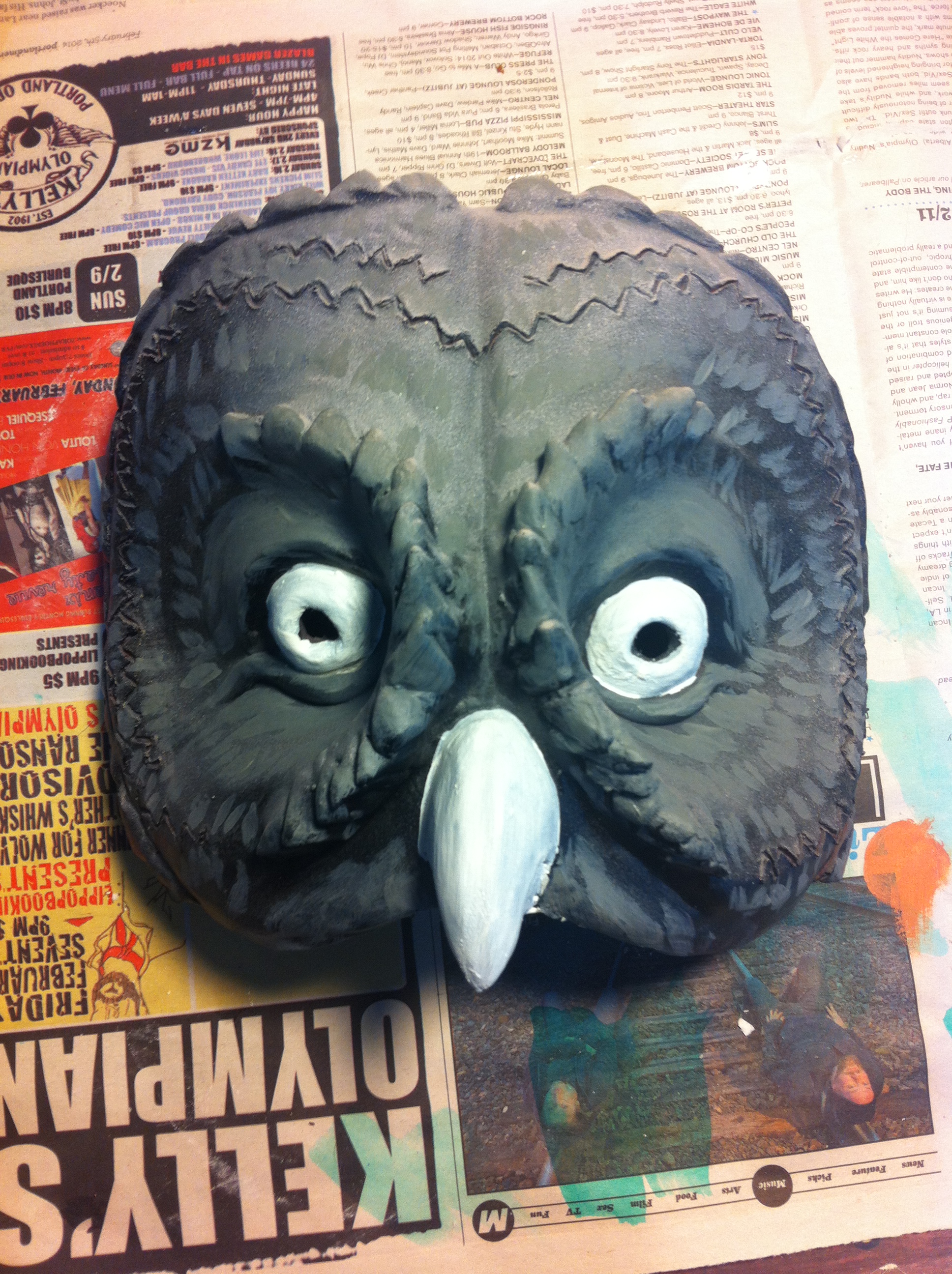 For this project, I used an underpainting technique for highlight and shadow. I started adding tones for the feathers after.